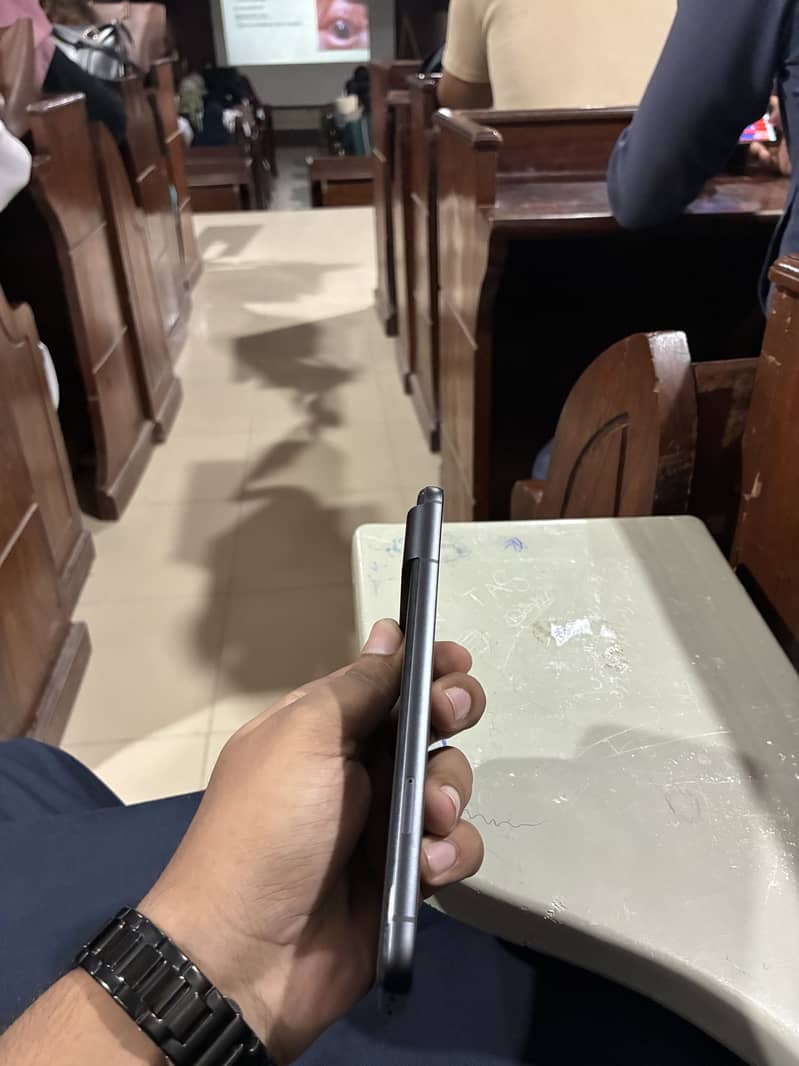 Google Pixel 8 5