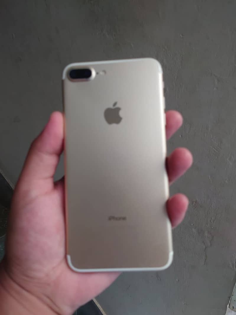 Apple iPhone 7 Plus 1