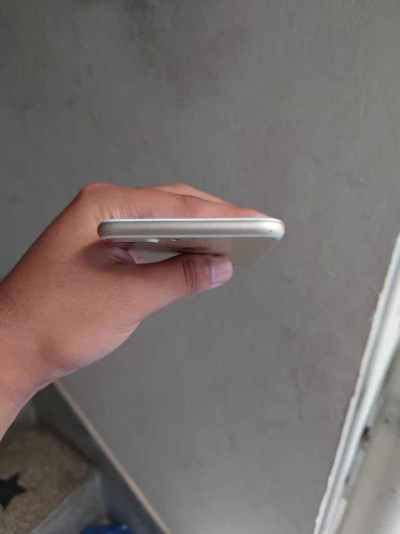 Apple iPhone 7 Plus 4