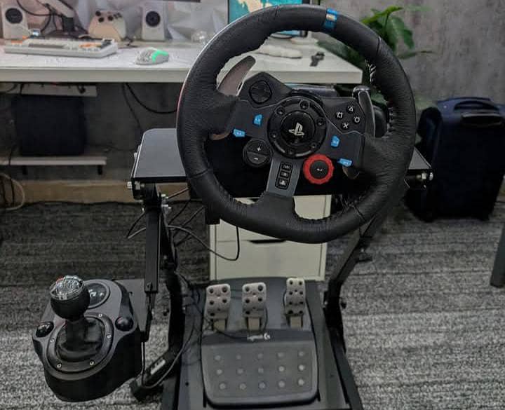 Logitech G29 Racing Setup 0