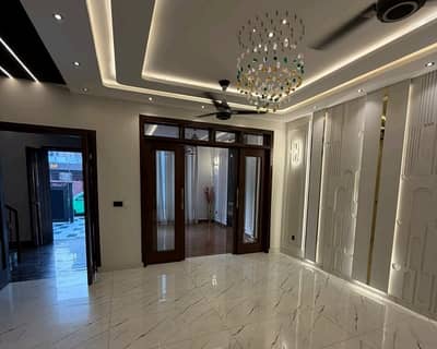 10 Marla Upper Portion In Central Park Housing Scheme Is Available For rent