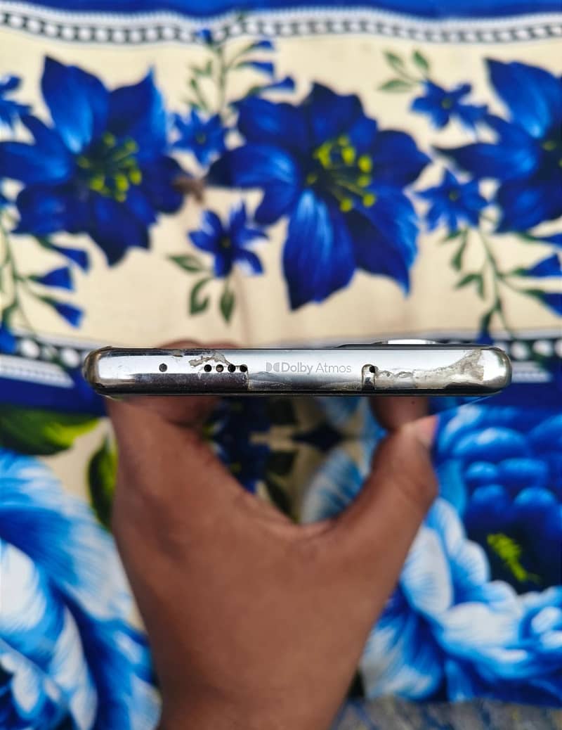 Tecno CAMON 40 Pro 4