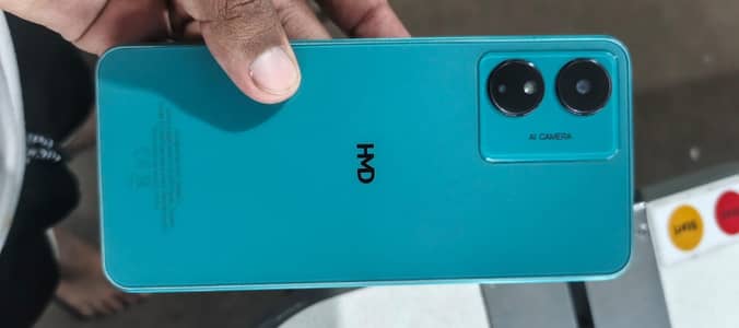 HMD Aura 2