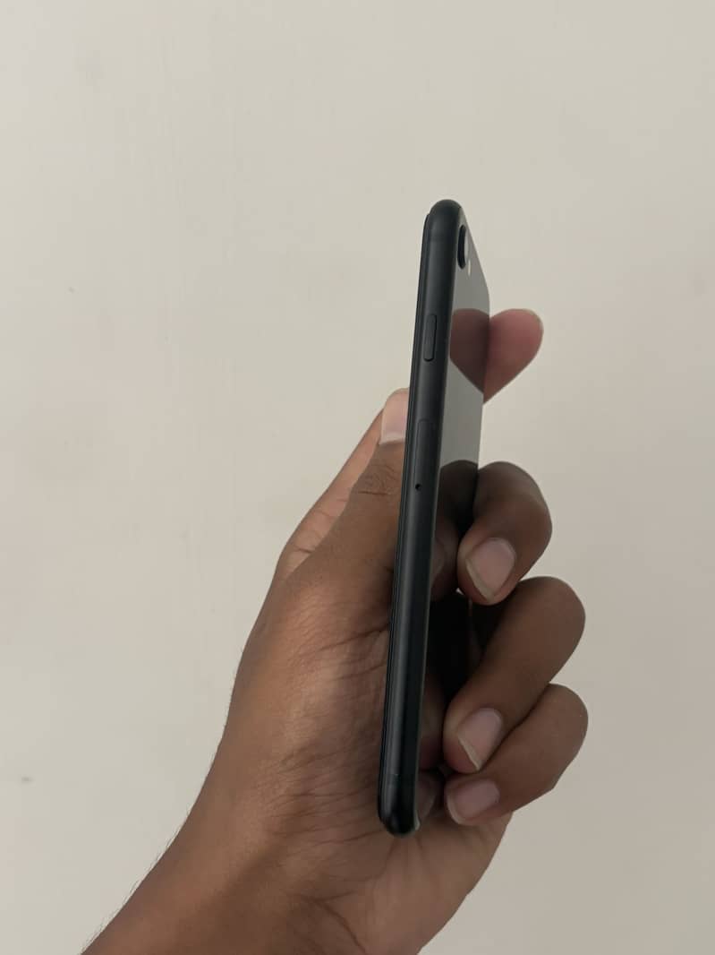 iPhone SE 3