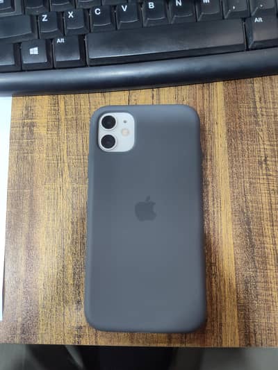 Apple iPhone 11 factory unlocked  9/10