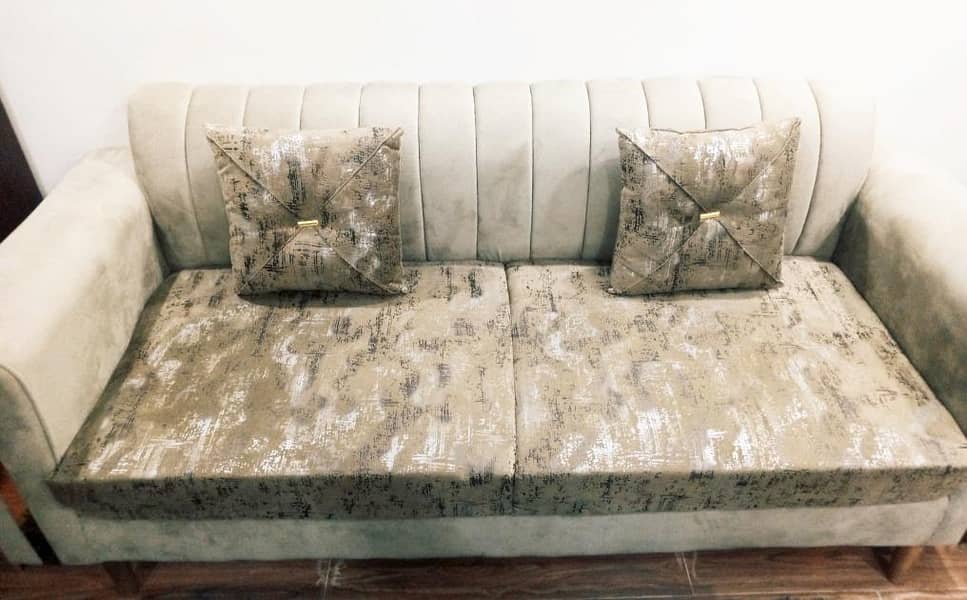 7 Sofa set / Bed set / Console / Carpets / centre table / Drcors 8