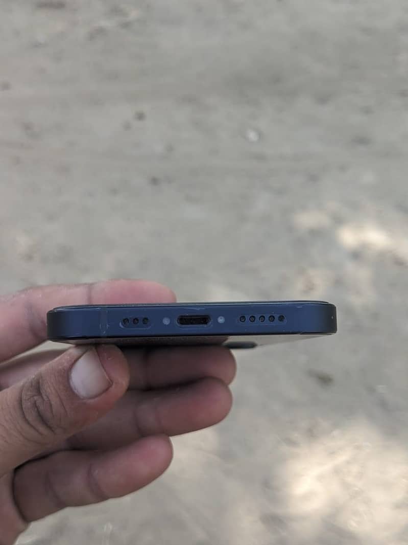 Apple iPhone 12 3