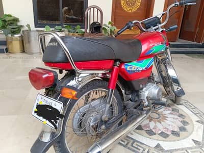 Honda CD 70.2017-18 Model, Red Color.