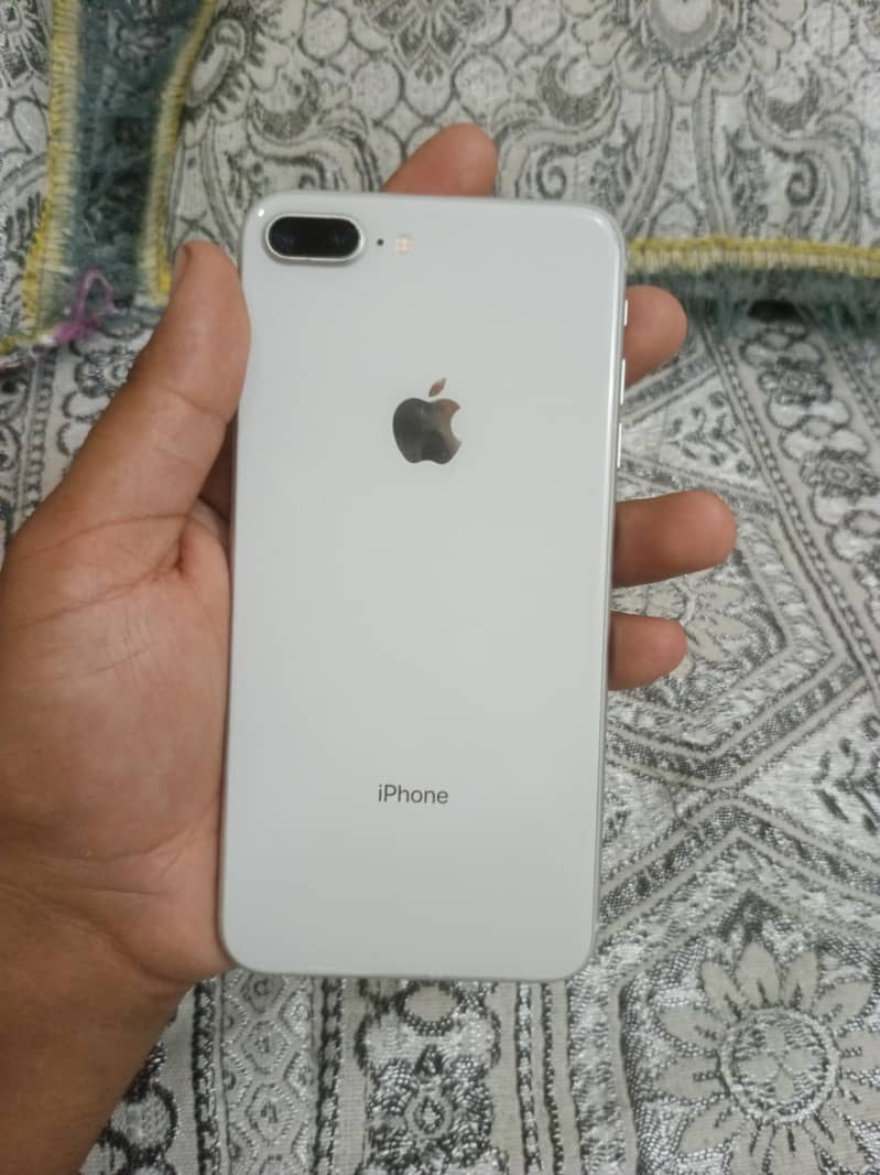Apple iPhone 8 Plus 0