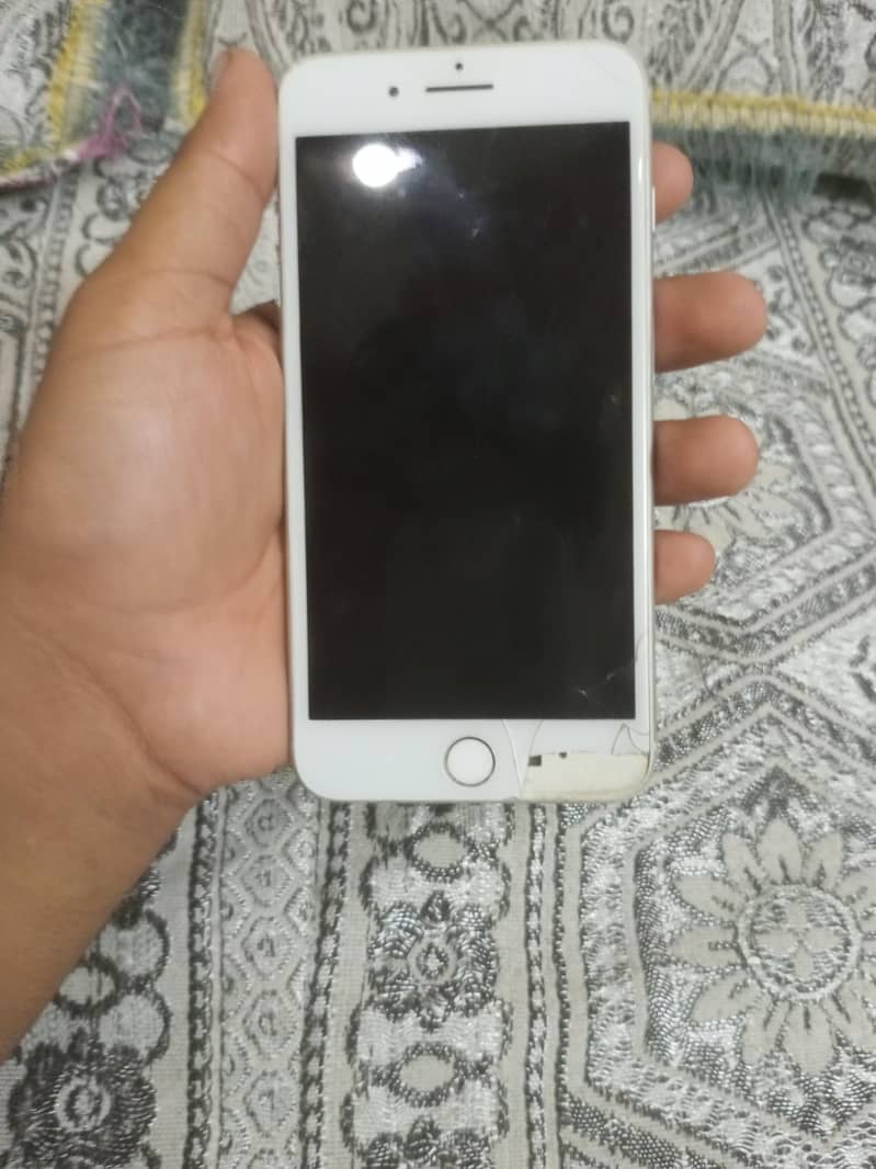 Apple iPhone 8 Plus 3
