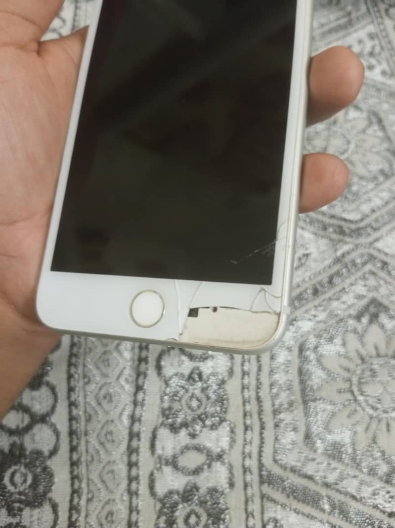 Apple iPhone 8 Plus 4