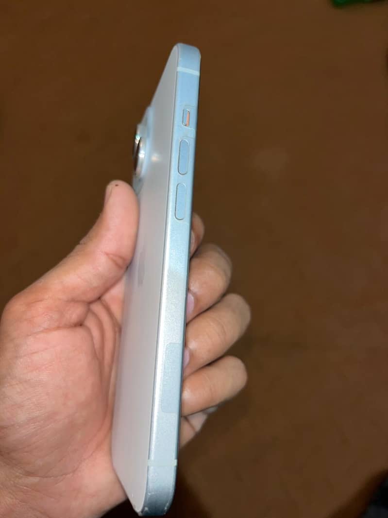 Apple iPhone 15 2