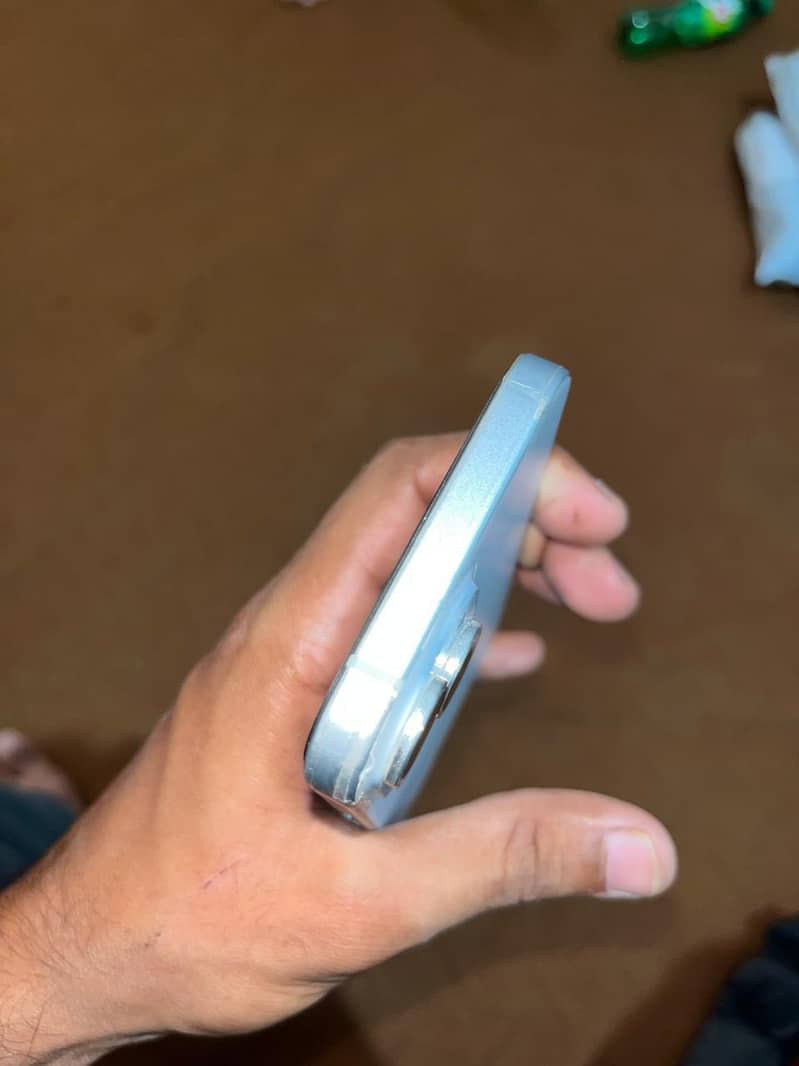 Apple iPhone 15 3
