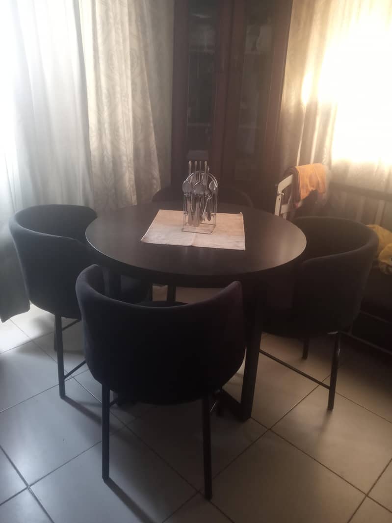 dining table 4 chairs 2