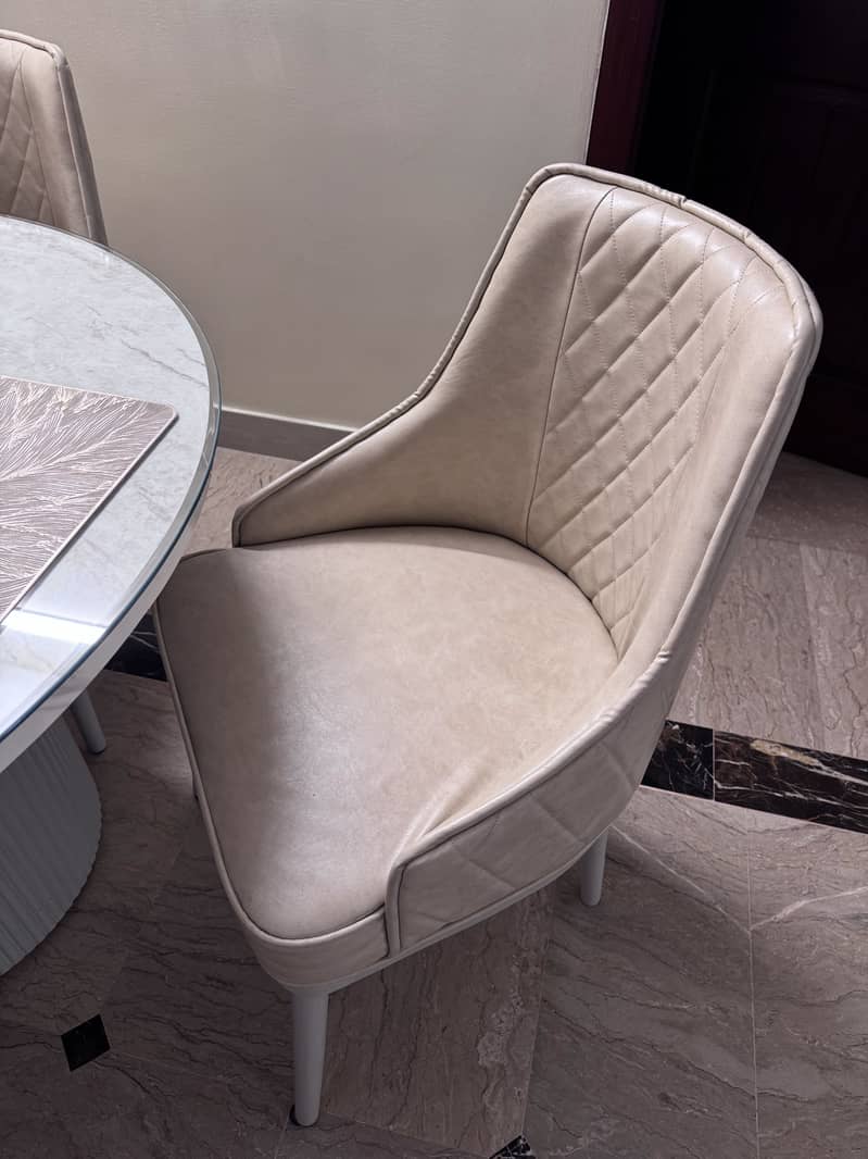 6 seater Dining Table 2