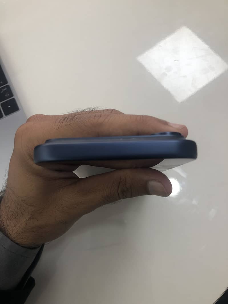 Apple iPhone 17 Pro Max 4