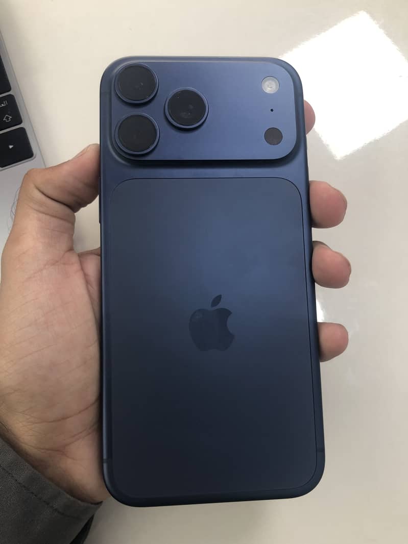 Apple iPhone 17 Pro Max 5