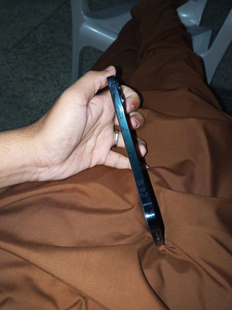iphone 12 pro max 2