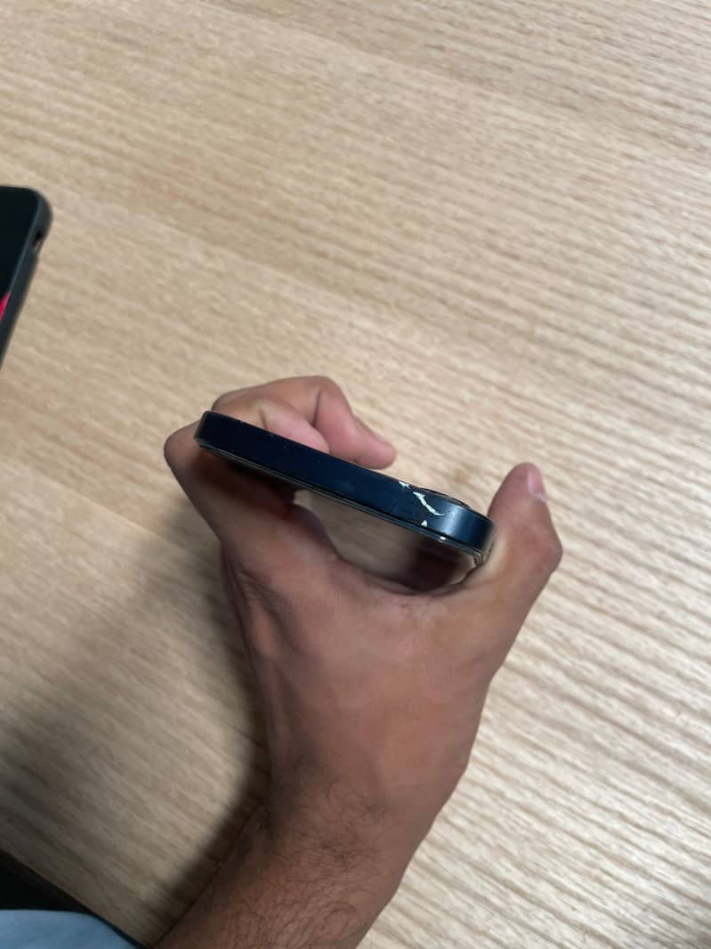 Apple iPhone 12 2