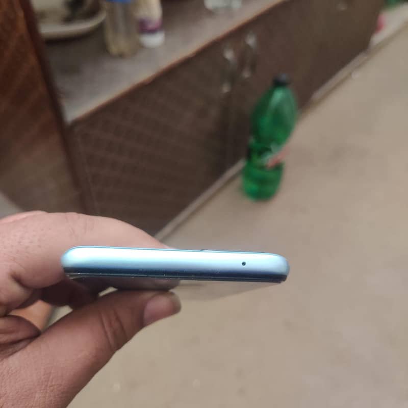 OPPO A76 3