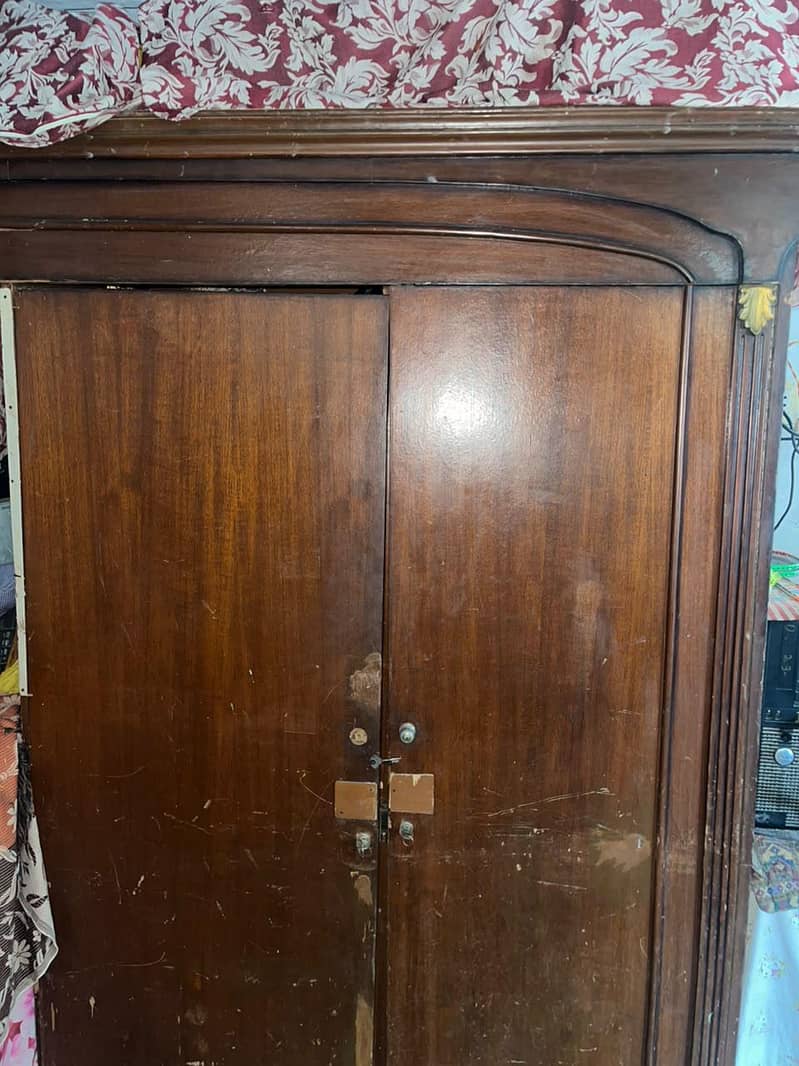 clothes wardrobe 0