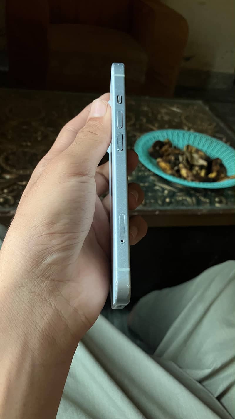 Apple iPhone 15 2