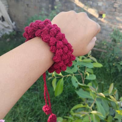 Handmade Crochet Flower Gajra Set / Traditional Red & White Gajray