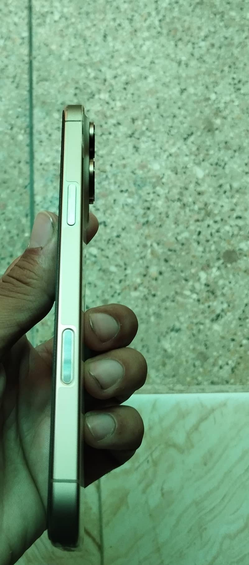 Apple iPhone 16 Pro Max 2