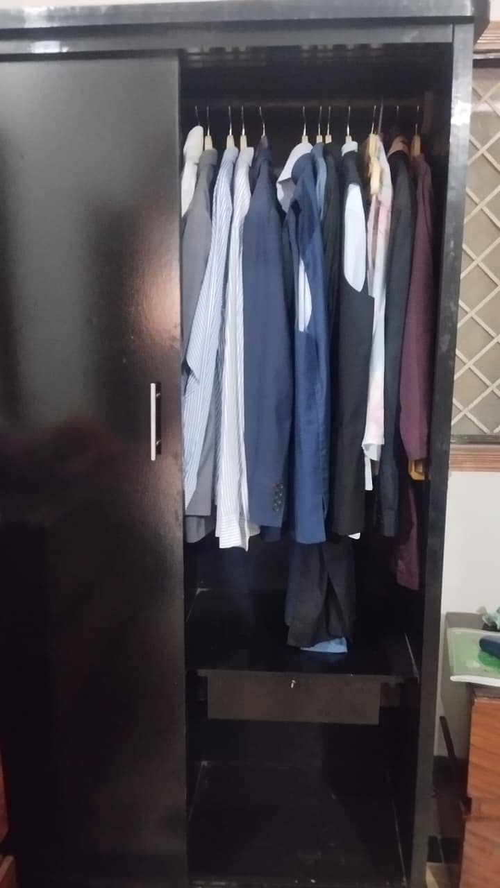 Spacious mint condition wardrobe. 1
