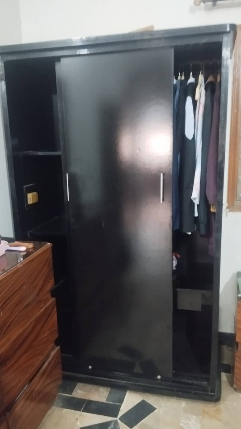 Spacious mint condition wardrobe. 3