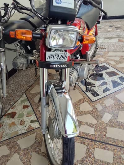 Honda CD70 2025