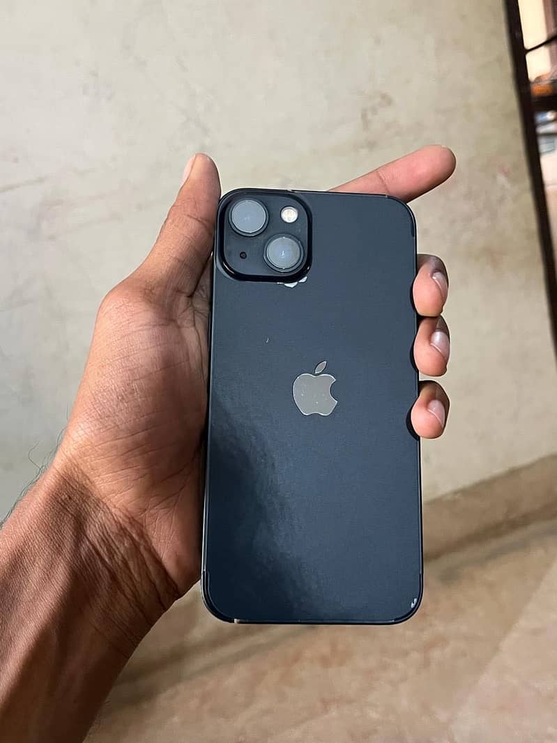Apple iPhone 13 0