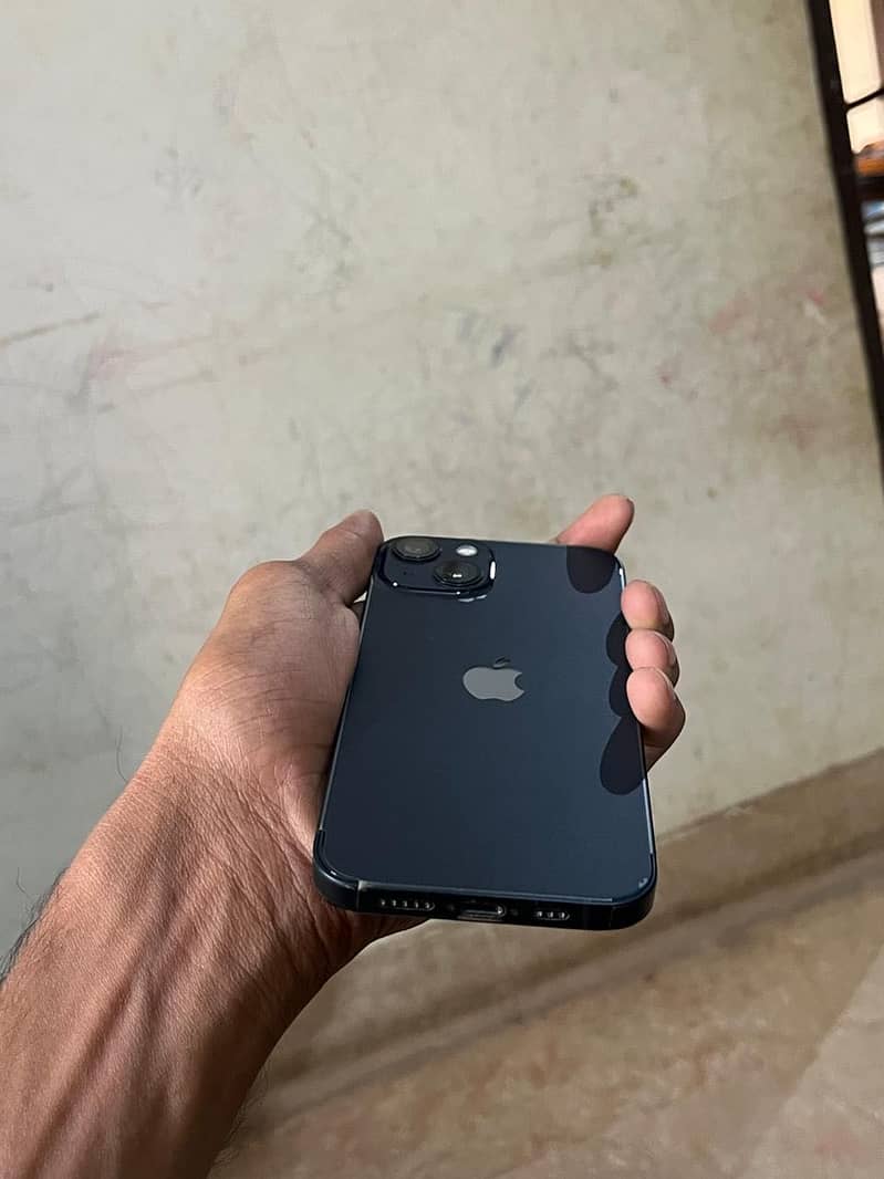 Apple iPhone 13 1