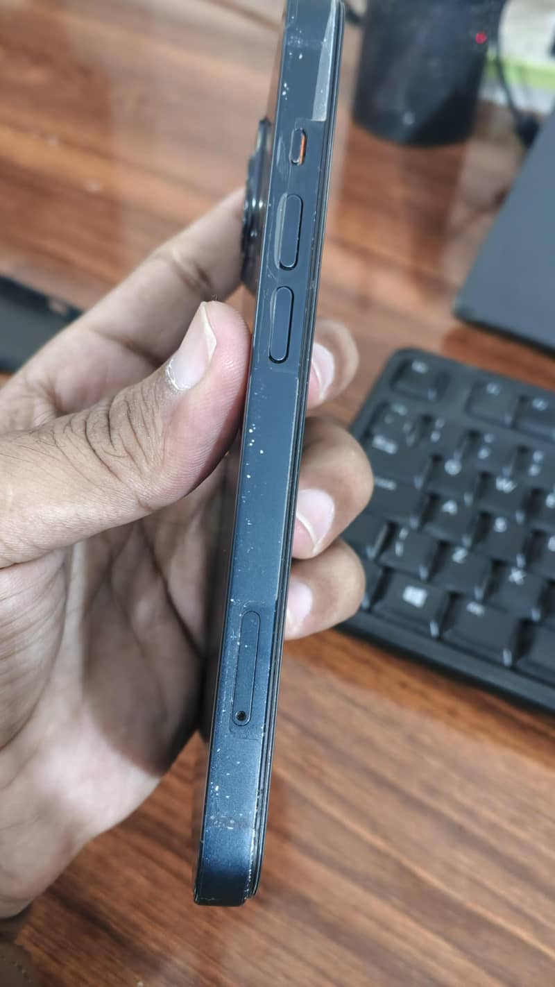 Apple iPhone 13 9