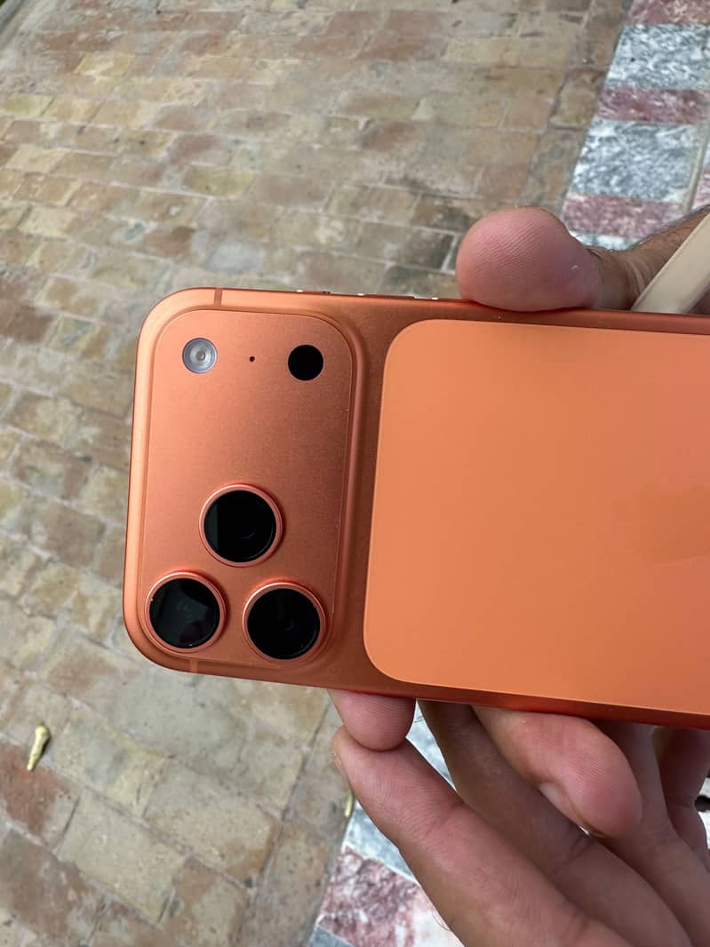 Apple iPhone 17 Pro Max 5
