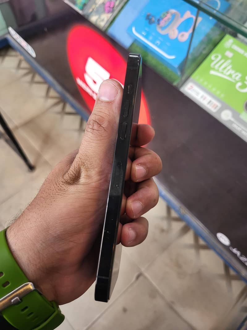 Apple iPhone 14 Pro Max 2
