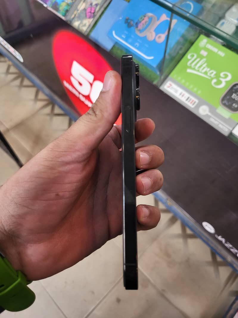 Apple iPhone 14 Pro Max 4