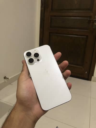 iPhone 15 Pro Max jv