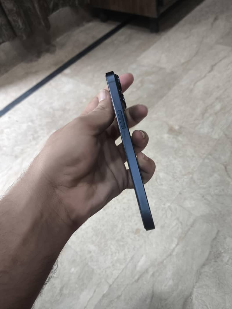 Apple iPhone 14 2