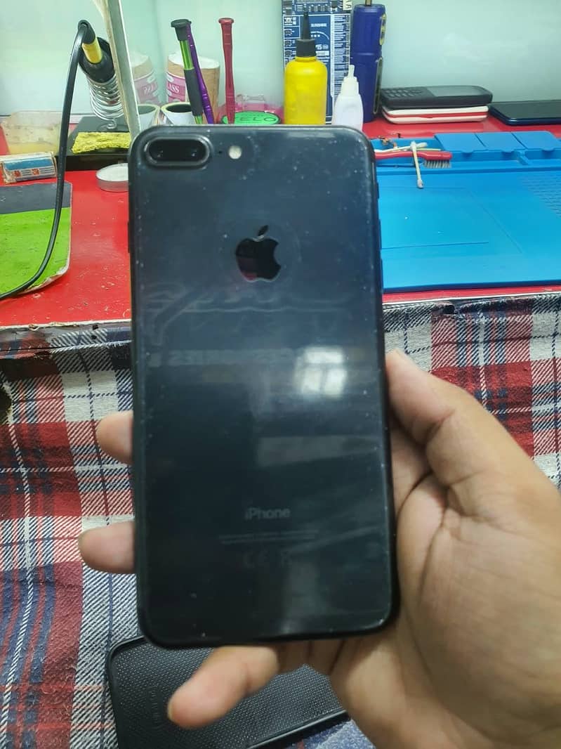 Apple iPhone 7 Plus 0