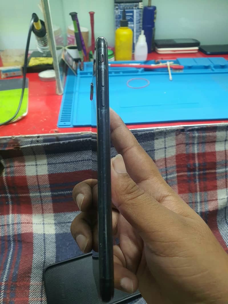 Apple iPhone 7 Plus 2