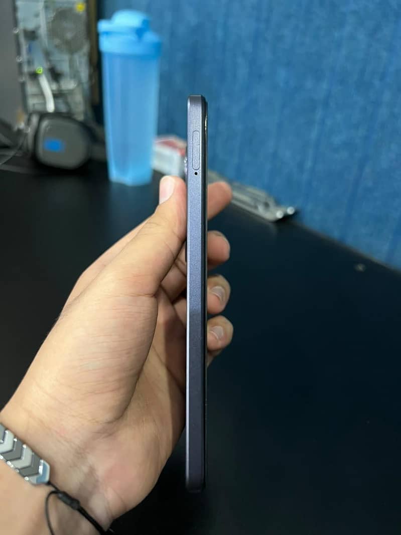 OPPO A60 1