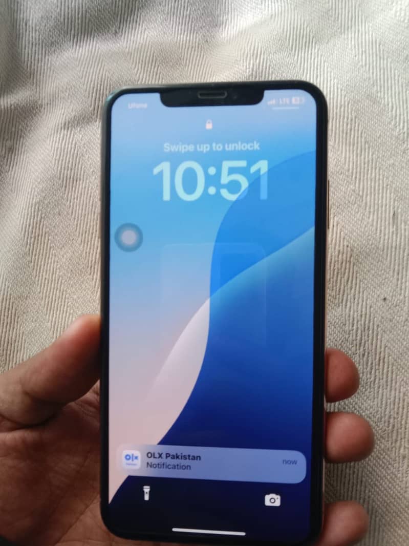 Apple iPhone XS Max 1