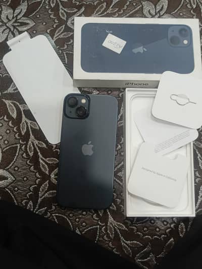 iPhone 13 (in apple warranty )