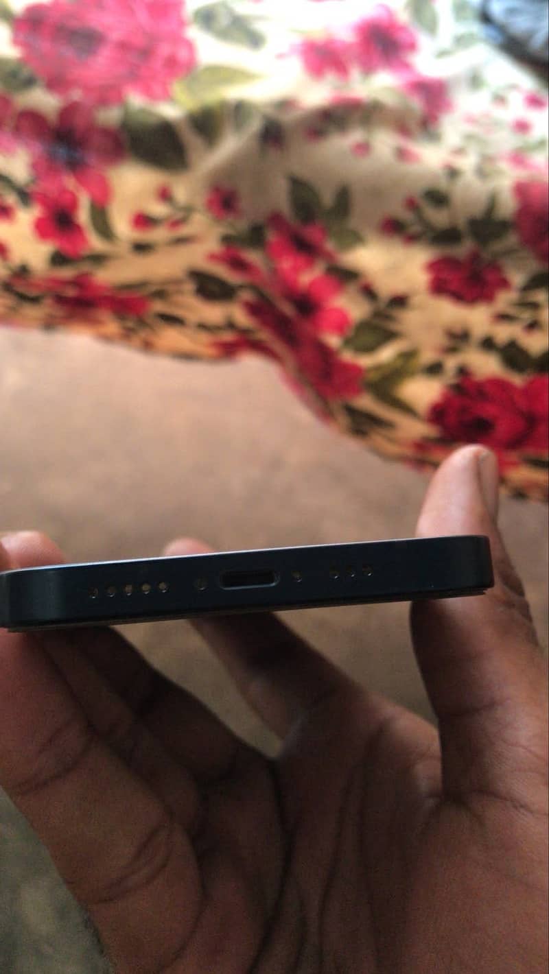 Apple iPhone 13 1