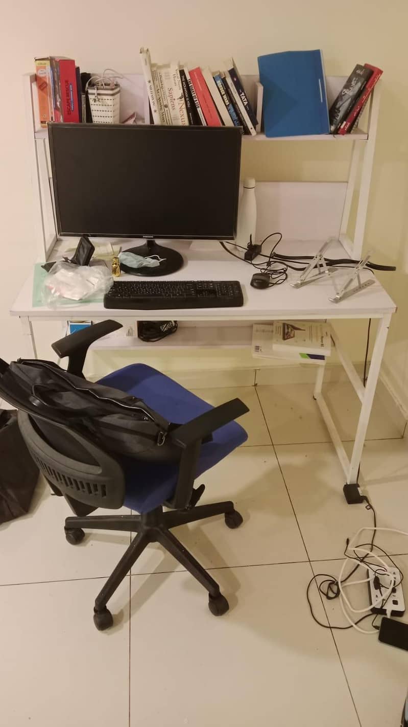 Computer table 1