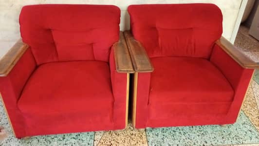 5 seater sofa in red color