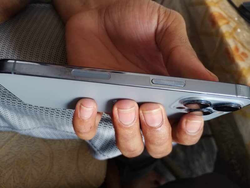Apple iPhone 13 Pro 3