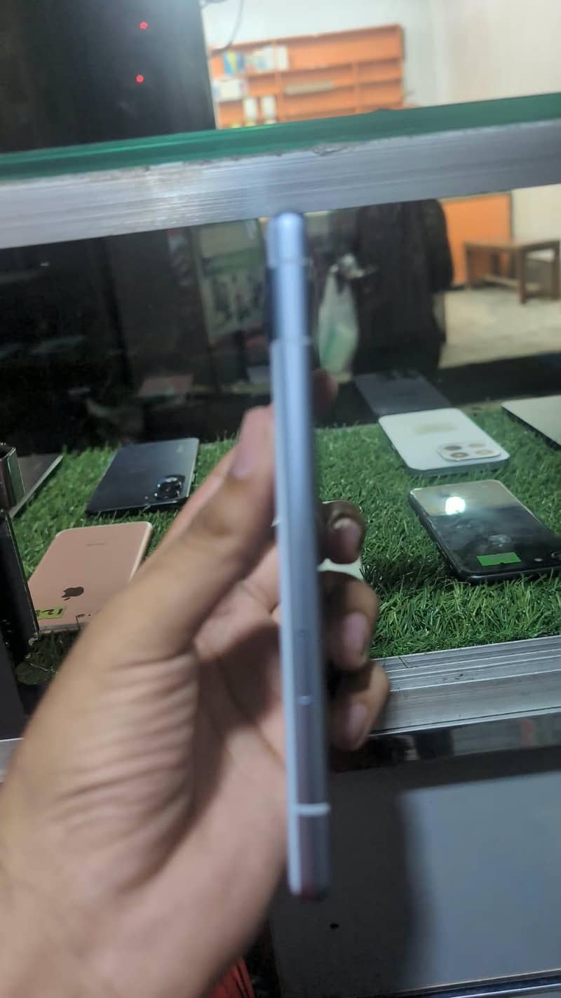 Google Pixel 7a 2