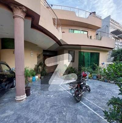 (22 Marla) Like A New House In Nashman Iqbal Phase 1 For Sale
